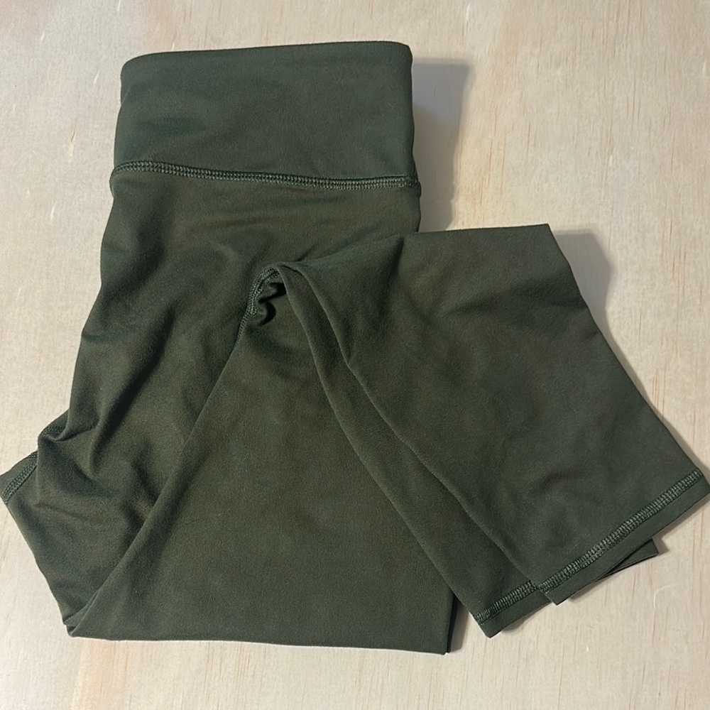 Fabletics Capri Low Rise Legging